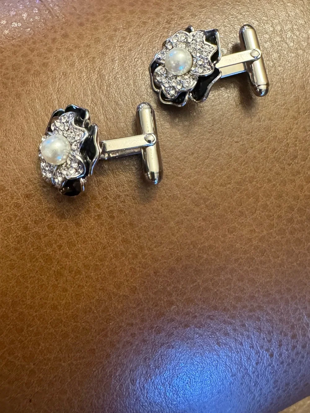 Men’s Black & white silver tone floral cufflinks
